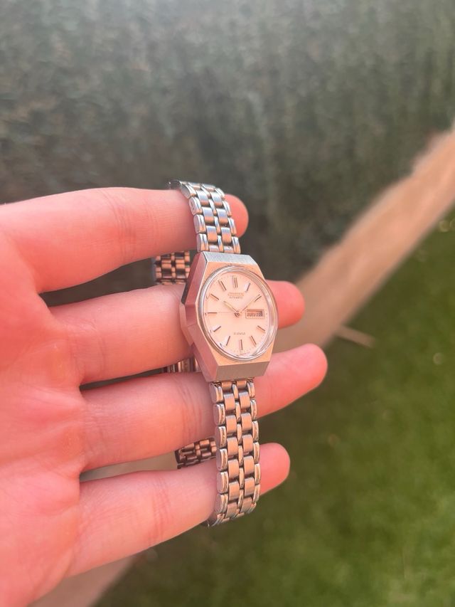 Reloj Citizen Automático Daydate Plateado