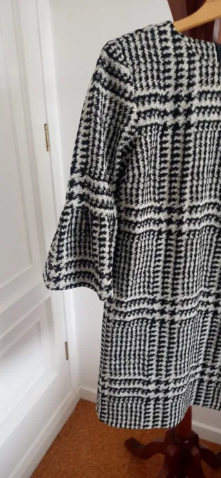 Vestido Zara pata de gallo. Talla M