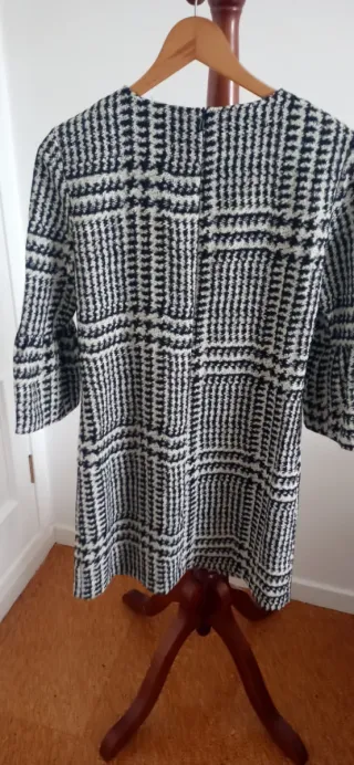 Vestido Zara pata de gallo. Talla M