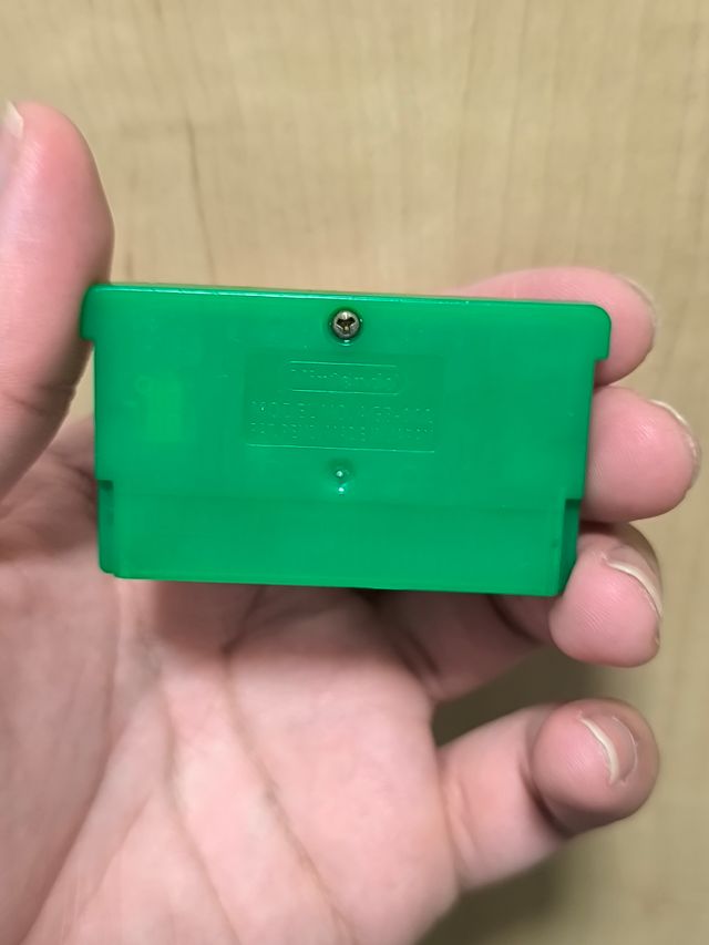 Pokémon Verde Hoja Original con Pokedex Shiny