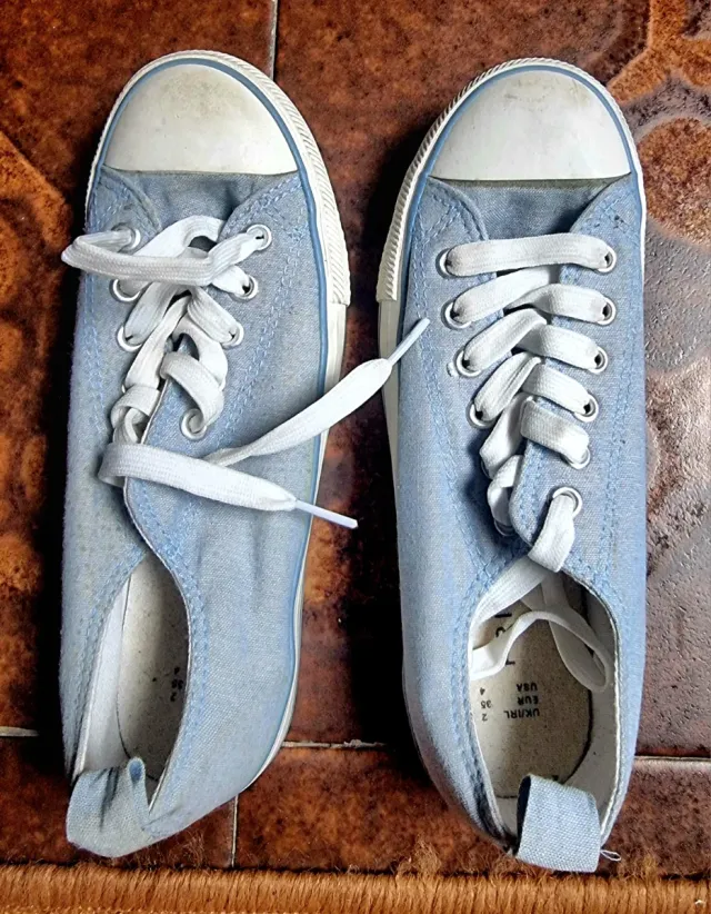 Lote 2 zapatillas. Converse Mujer Talla 35