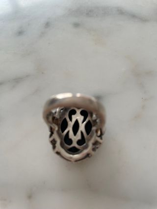 Anillo antiguo de plata y ónix.