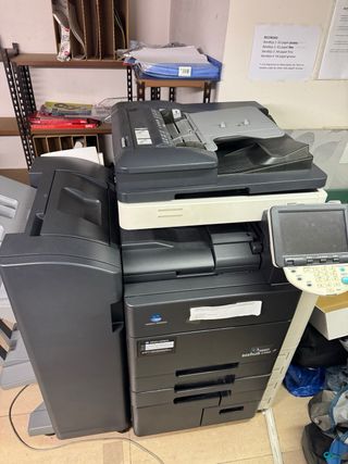 Konica Minolta bizhub C552 Impresora Multifunción