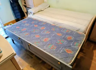 Cama nido de madera, incluye colchones