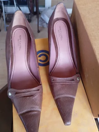 Zapatos de tacón piel marrones