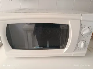 Microondas Taurus 20L Blanco. Muy buen estado