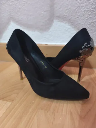 Zapatos de tacón negros y cromado talla 39