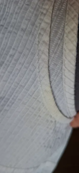 Camisa blanca sin mangas