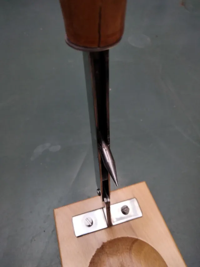 Abre ostras vintage madera y metal