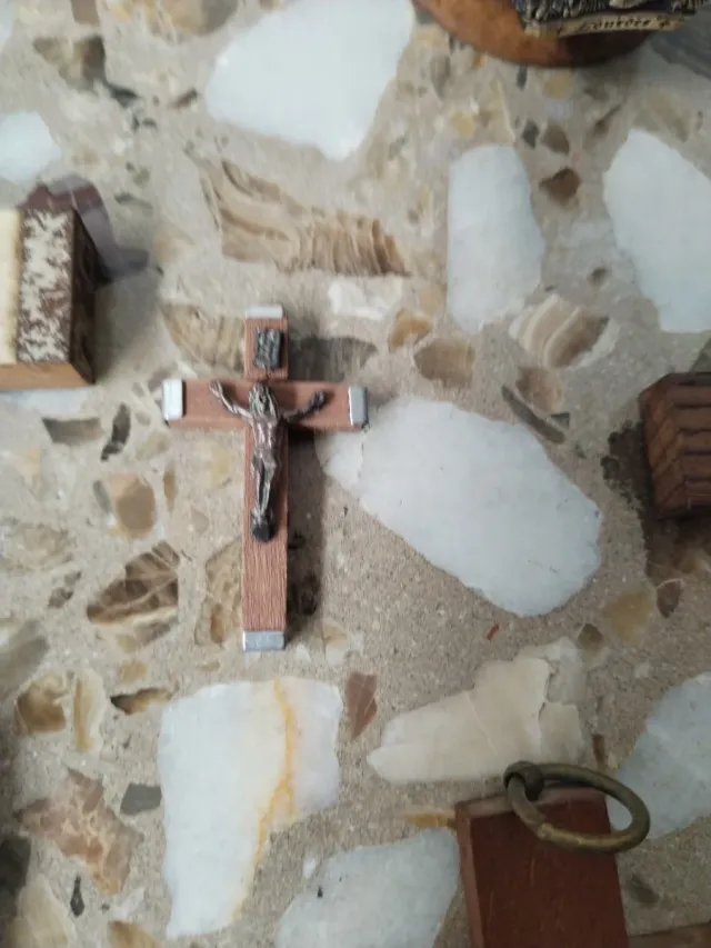 Collezione di articoli religiosi antichi