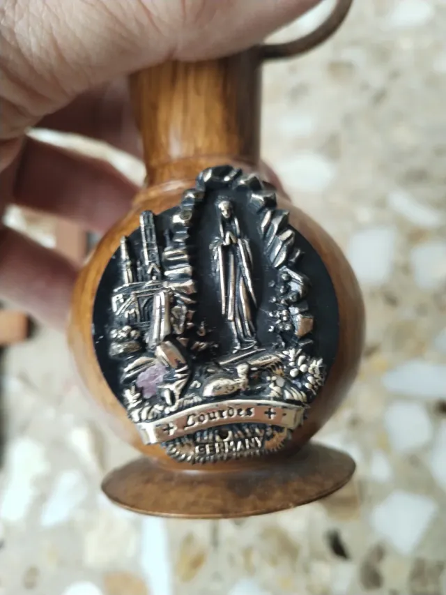 Collezione di articoli religiosi antichi