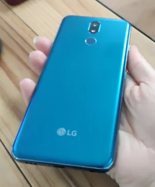 LG K40 Azul agua, NUEVO