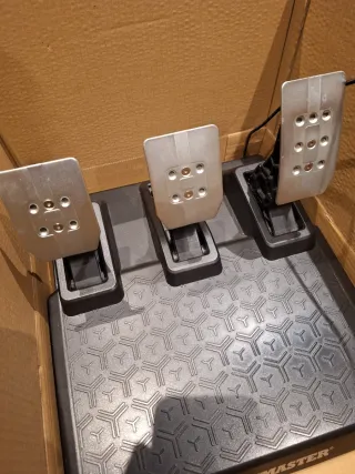 Volante Thrustmaster T248 PS4/PS5/PC