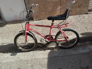 Bicicleta BMX Roja Marca BH