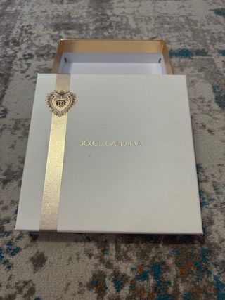 Caixa Dolce & Gabbana Dourada