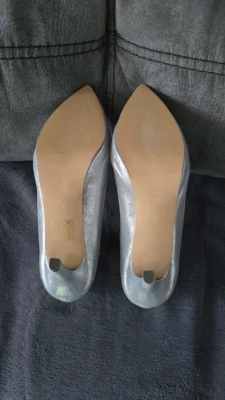 Zapatos de tacón plateados talla 38