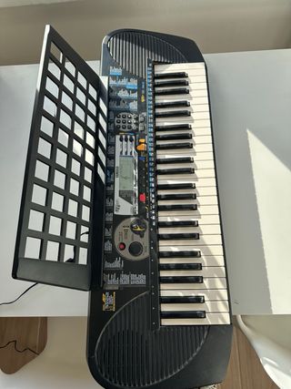 Órgano Yamaha PSR