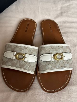 Chanclas/sandalias pala Coach piel beige y marrón