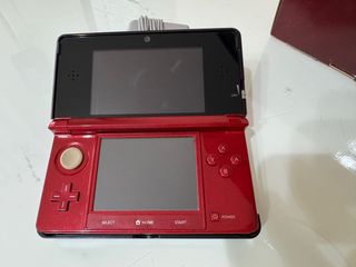 Nintendo 3DS Roja Metálica + 11 Juegos