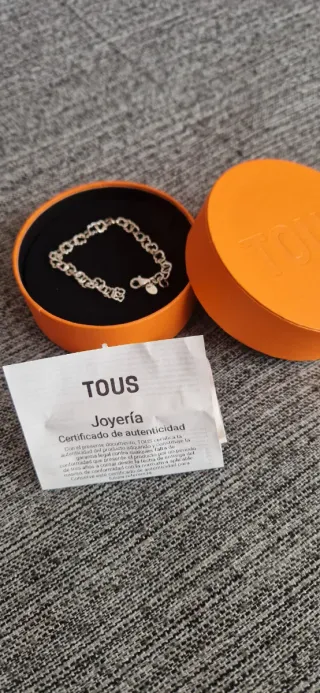 Pulsera Nueva Tous con su certificado de garantía.