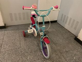 Bicicleta niña con ruedines