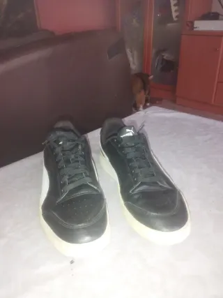 Zapatos Puma Negros y Blancos