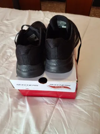 Zapatillas Skechers Negras Arch Fit