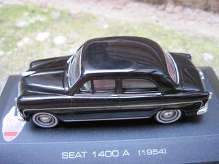 SEAT 1400 B A ESCALA con fascículo