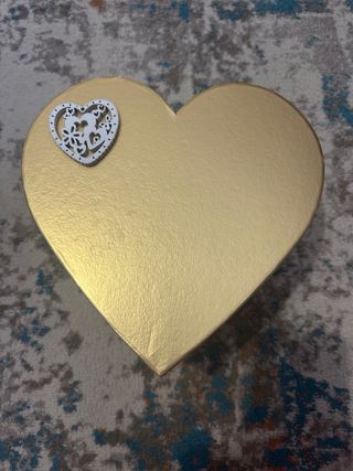 Caixa Coração Dourada com Detalhe