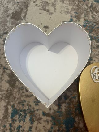 Caixa Coração Dourada com Detalhe