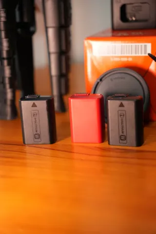 Sony ZV-E10 + Objetivo + Accesorios