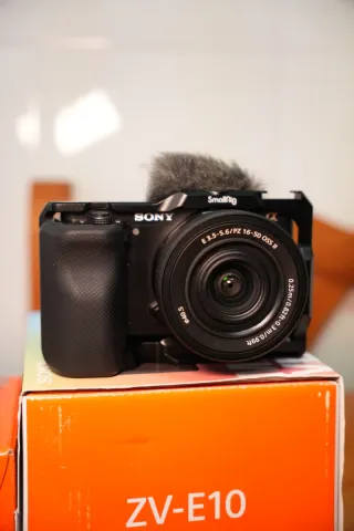 Sony ZV-E10 + Objetivo + Accesorios