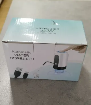 Dispensador de agua eléctrico.