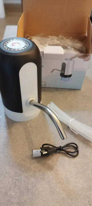 Dispensador de agua eléctrico.