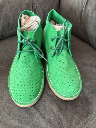 Botines de piel mujer perforados