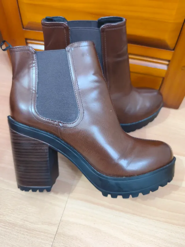 Botas marrones de tacón