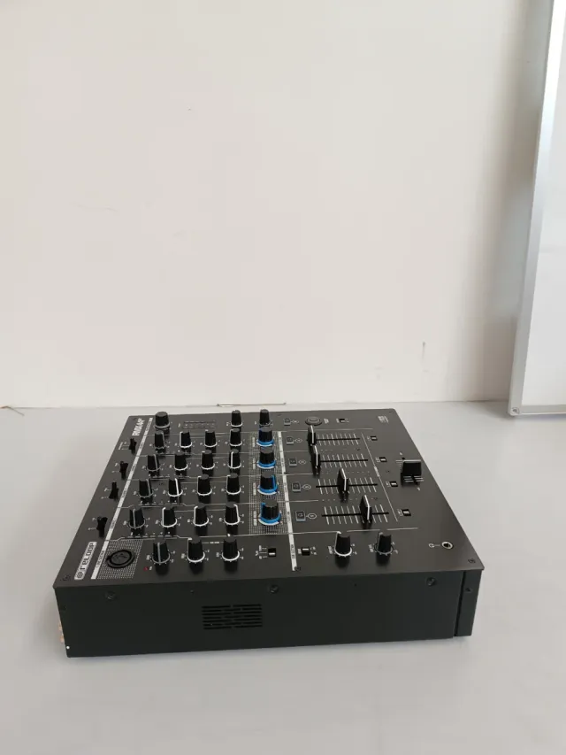 Mixer DJ Reloop RMX-44BT W23Y7933