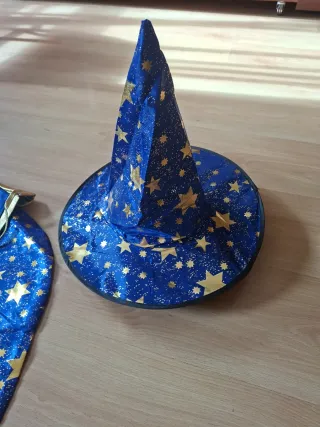 Disfraz Mago/Bruja: Capa y Gorro Estrellas