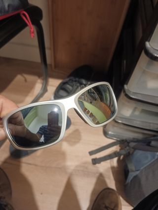 Gafas de sol plateadas