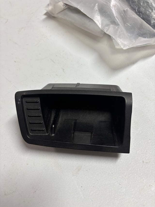 Cenicero original  bmw Serie 3 e90