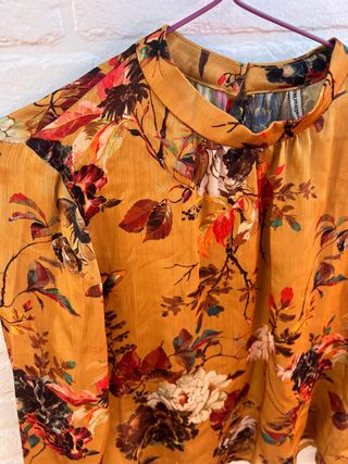 Blusa floral Stradivarius