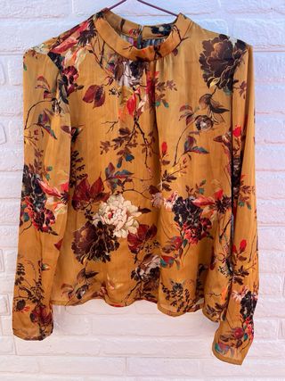 Blusa floral Stradivarius