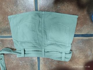Mini falda de color verde talla 38