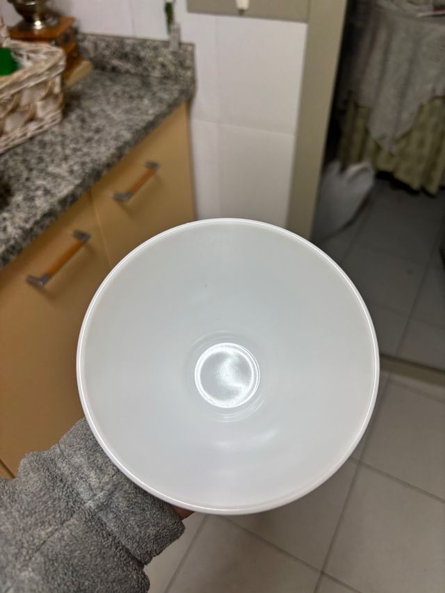 Cuencos de cerámica con flores