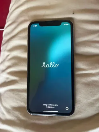 iPhone 11 Bianco + 2 Custodie