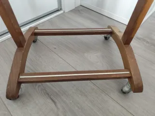 Galán de noche de madera