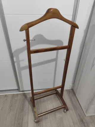 Galán de noche de madera