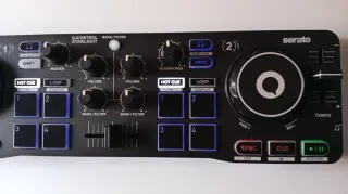 Controladora DJ Hercules DJControl Starlight