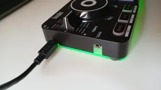 Controladora DJ Hercules DJControl Starlight