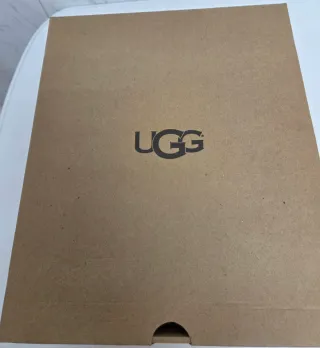 Botas UGG Gris Metalizado Talla 37